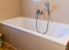 Tageslichtbad mit Badewanne