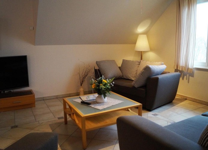 Sitzbereich mit TV