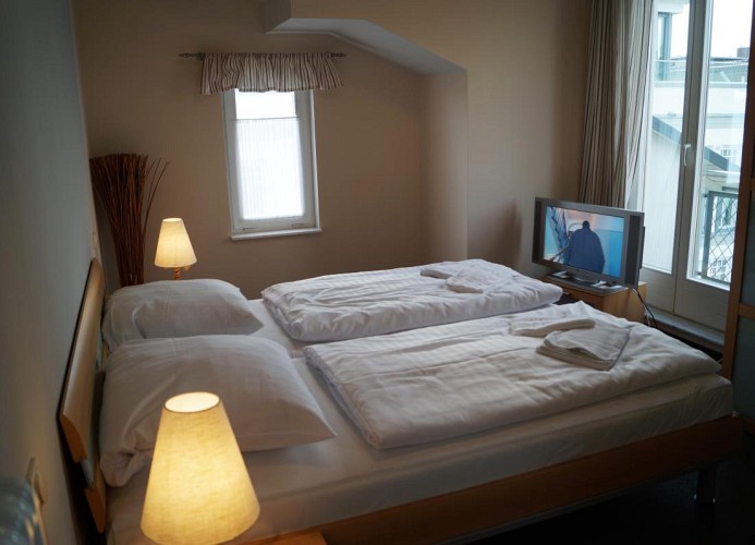 Schlafzimmer II mit TV