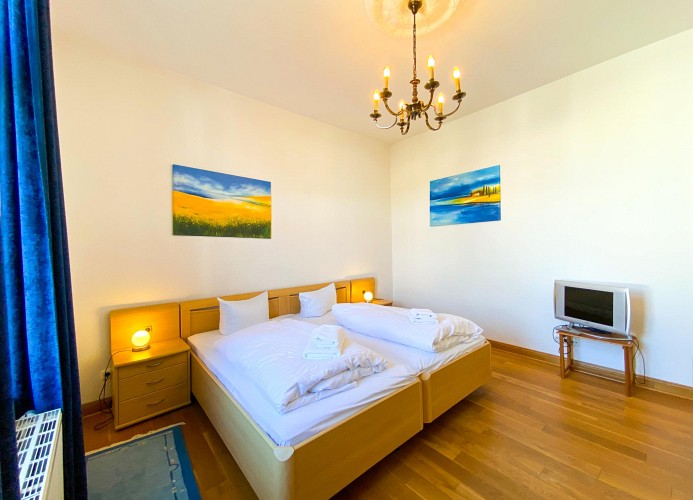 Schlafzimmer II mit Doppelbett