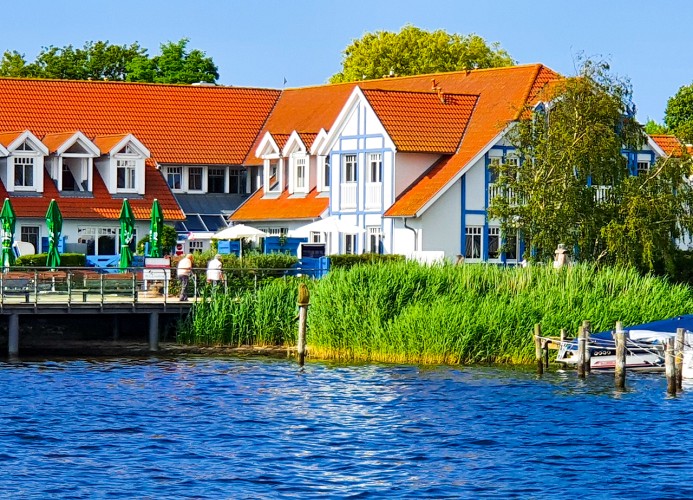 Blick vom Wasser Richtung Ferienwohnung