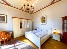 Schlafzimmer III mit großem Kleiderschrank