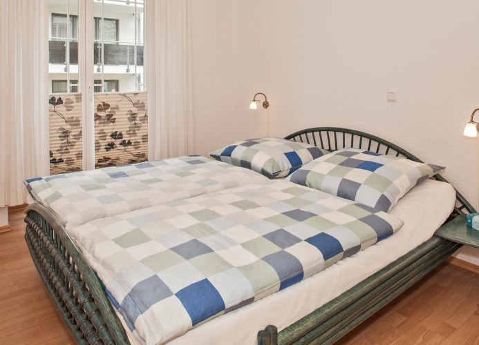 Schlafzimmer mit Doppelbett
