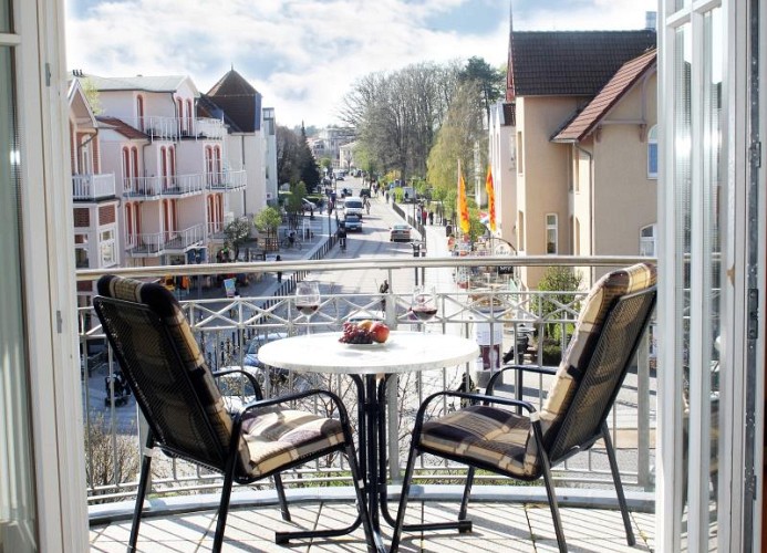 möblierter Balkon in bester Lage