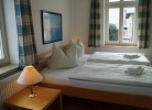 Schlafzimmer mit Doppelbett