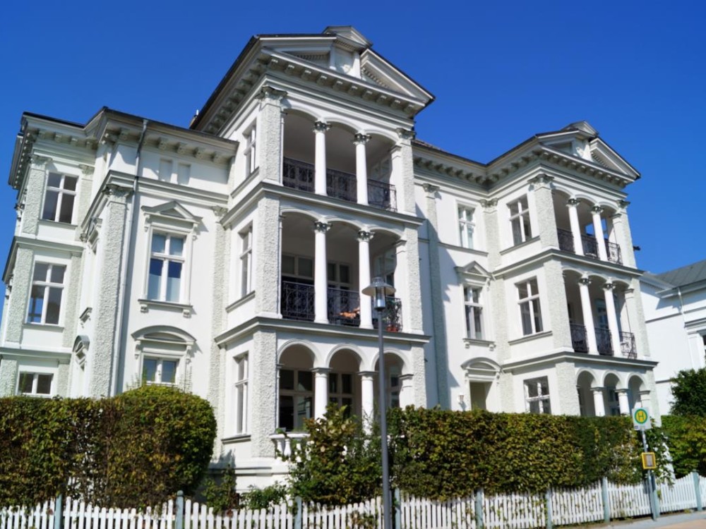 Villa Franz Josef mit direkter Haltestelle vor der Tür