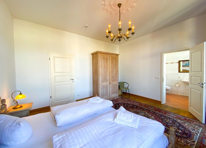 Schlafzimmer I mit Schrank