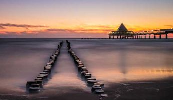 Seebrücke beim Sonnenuntergang